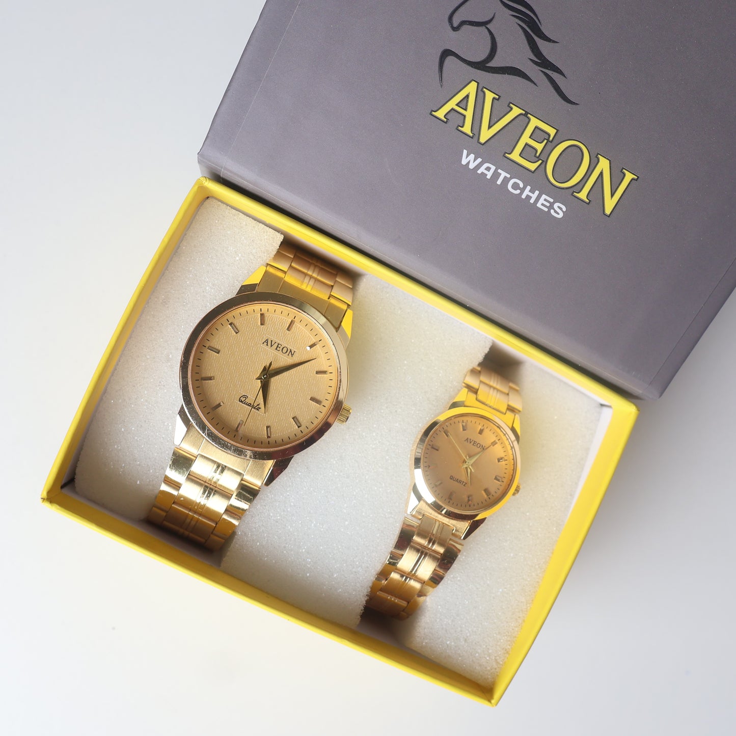 Premium Couple Watch Set (Men & Women) - Golden