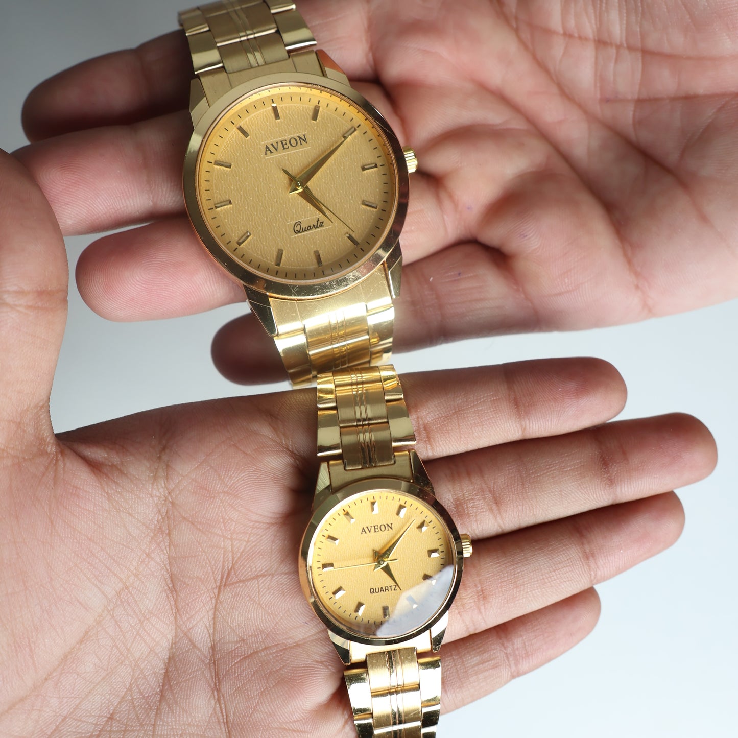Premium Couple Watch Set (Men & Women) - Golden